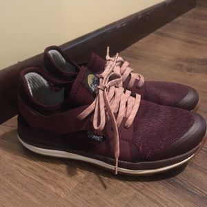 Lens Women’s Mesa size 9 Color rosewood worn 4x